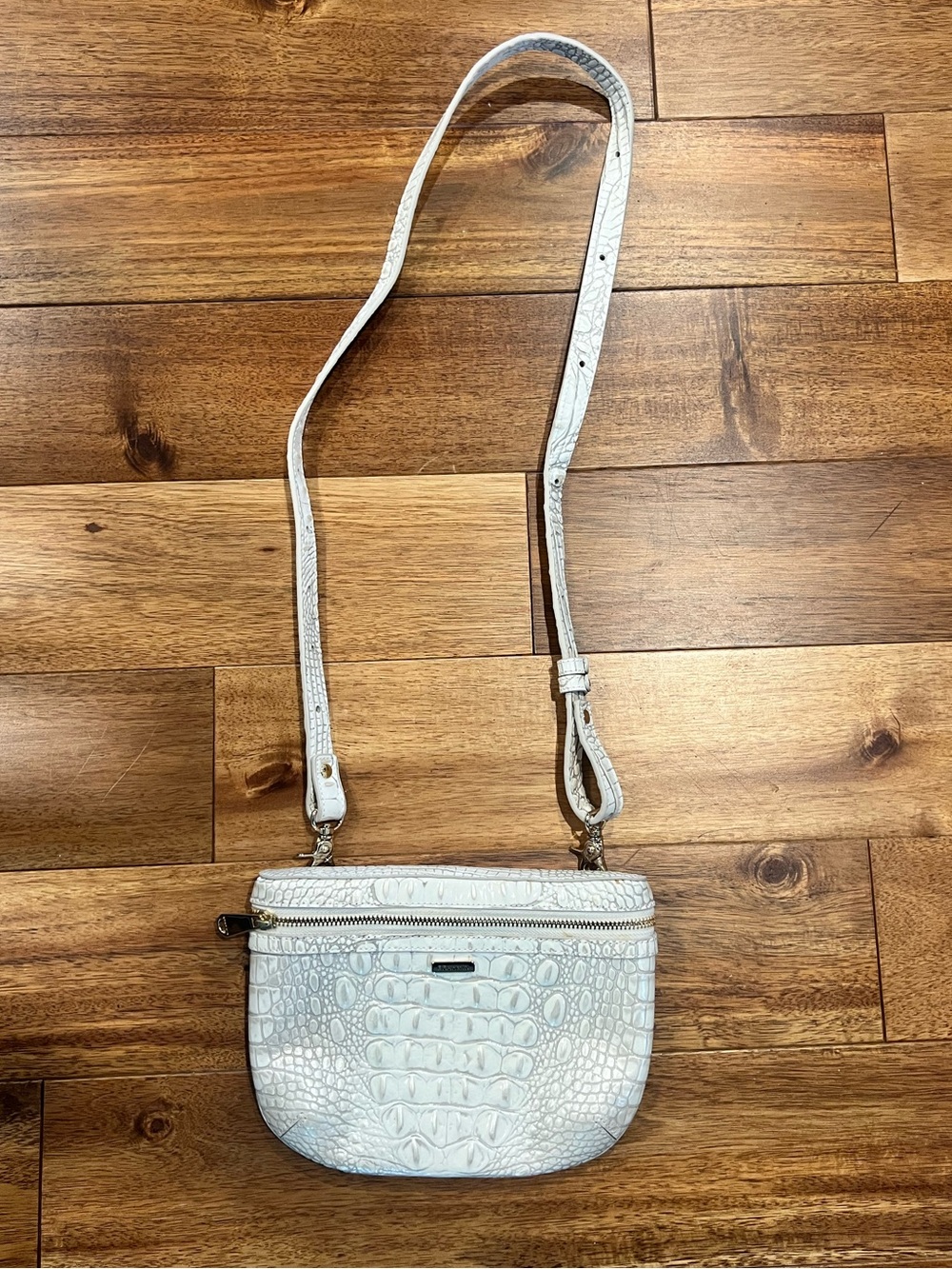 Croc-Embossed White Crossbody Bag with Adjustable Strap
